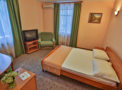 Rent a room Standard in Cherkasy, hotel «Ukraine»